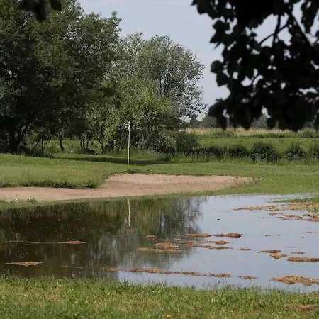 Les Hameaux De Camargue *